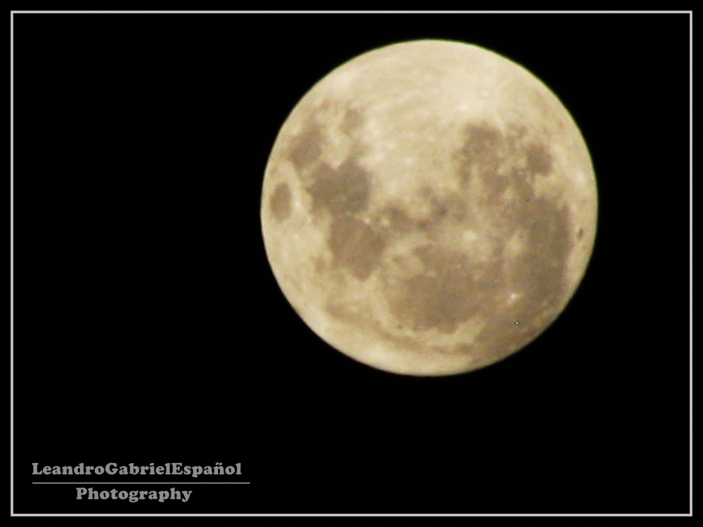 "Luna llena" de Leandro Gabriel Espaol