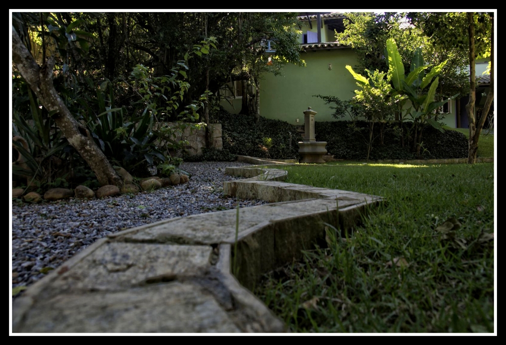 "En el jardin" de Hugo Lorenzo