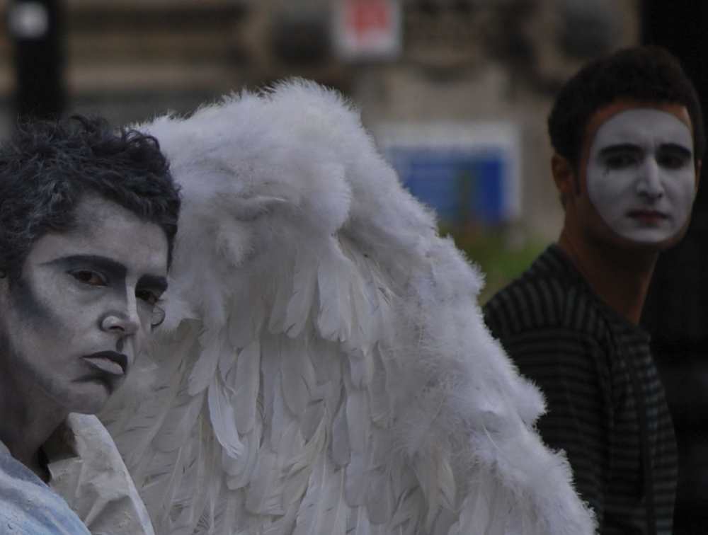 "El mimo al angel el angel a mi y yo a ellos" de Enrique Handelsman