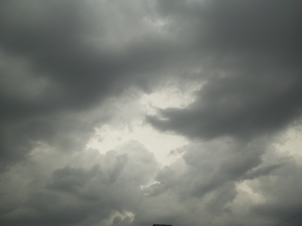 "se viene la tormenta" de Mnica Panizza