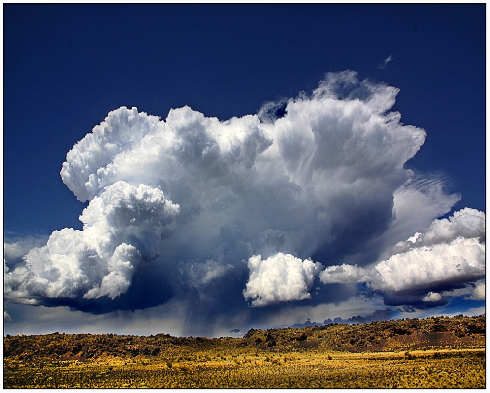 "Nube en La Payunia" de Eli - Elisabet Ferrari