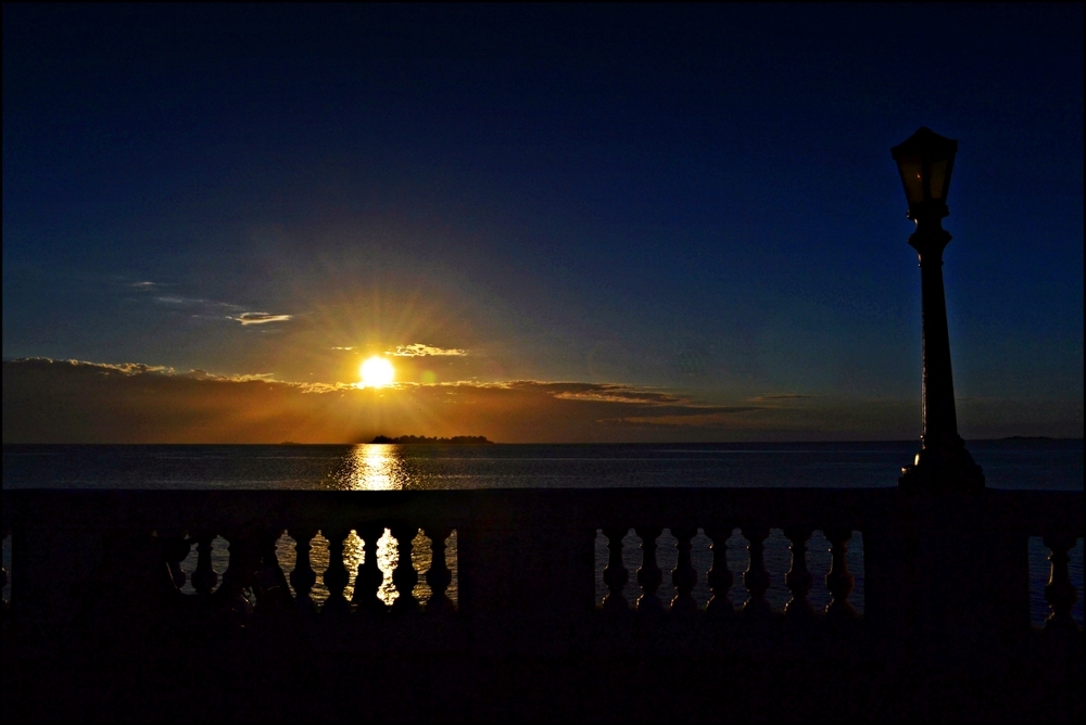 "Atardecer en Colonia" de Sylvia Sabatini