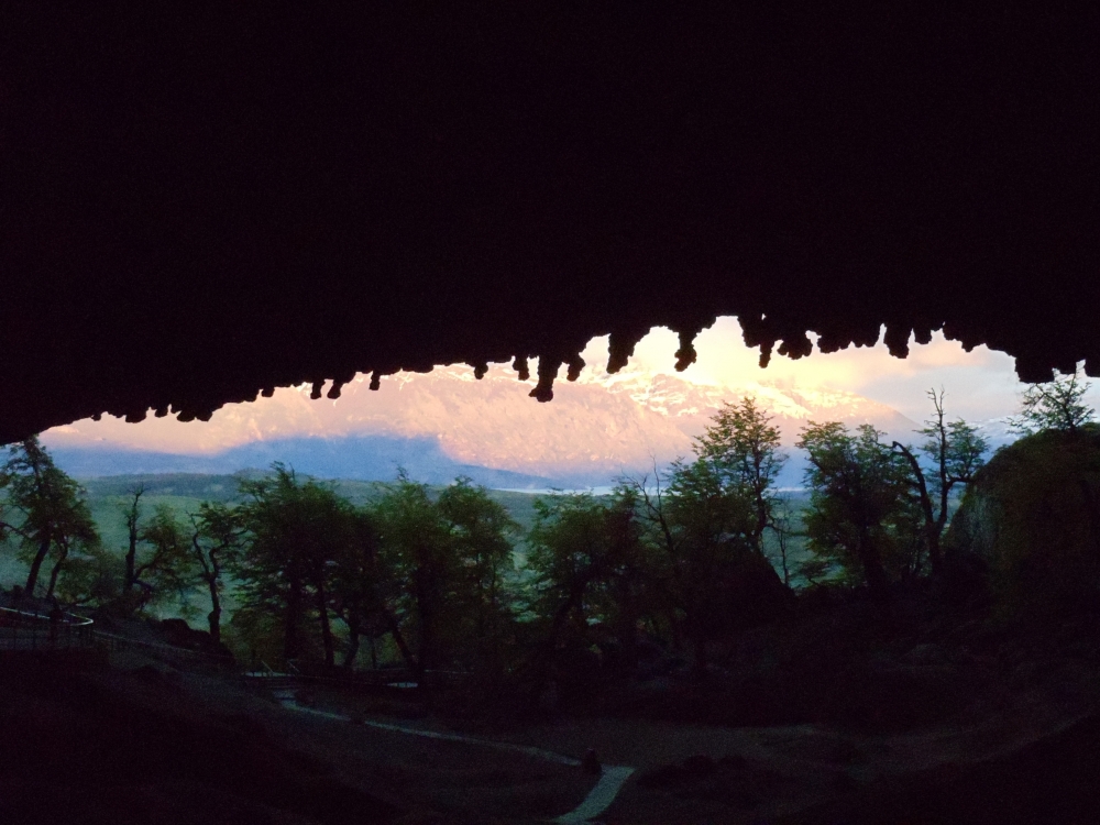 "cueva del milodn," de Mara Sara Diaz