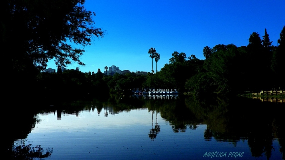 "LAGO .." de Anglica Pegas