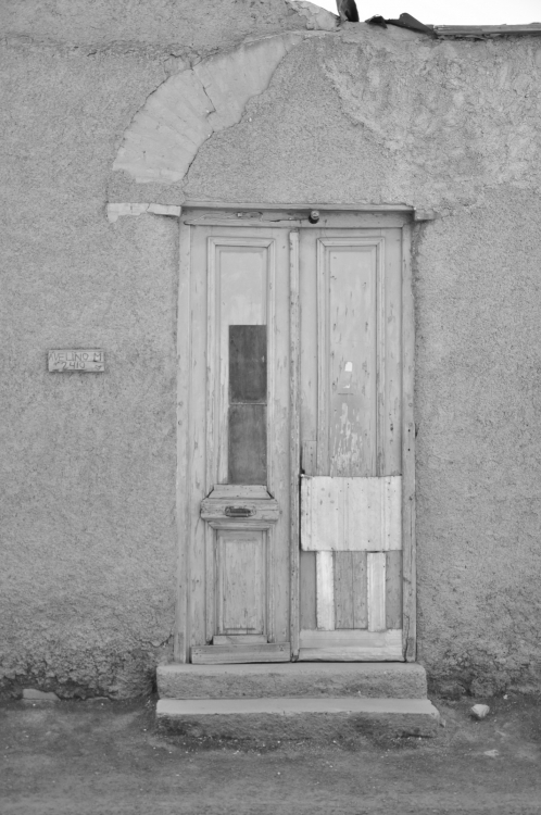 "puertas eran las de antes..." de Jose Alberto Vicente