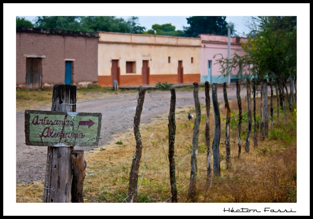 "Casas ms casas menos..." de Hctor Fassi