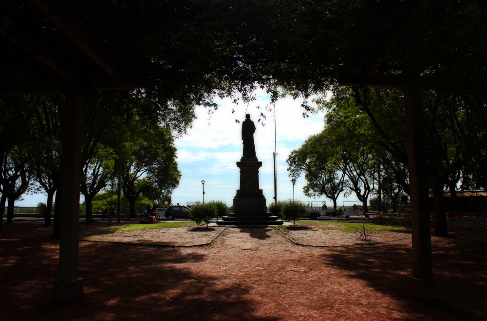 "Plaza Central (San Pedro)" de Elizabeth Gutirrez (eligut)