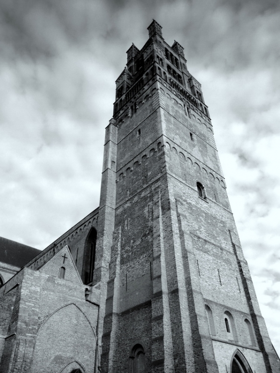 "Torre oscura" de Adrian Darago