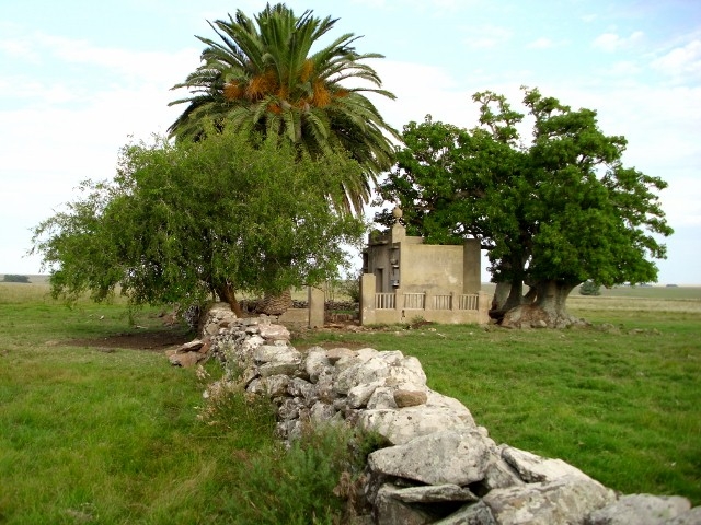 "Necropolis de Estancia" de Oscar Robatto Rodriguez