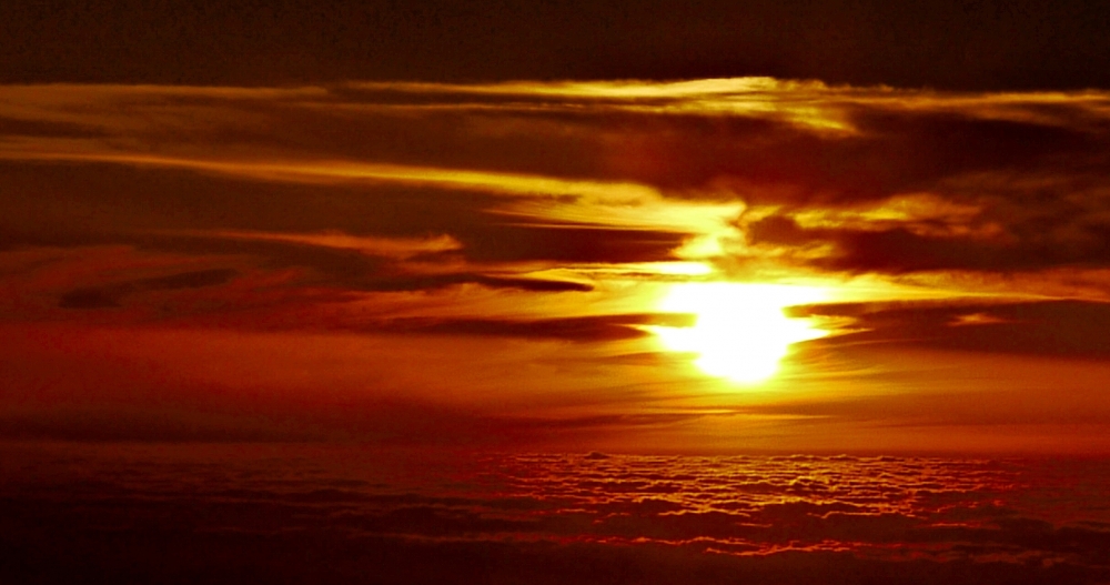 "Sobre mar de nubes" de Txema Martn Cavia