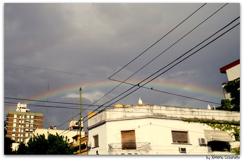 "Arcoiris en la ciudad" de Xime Cesaratto Errea