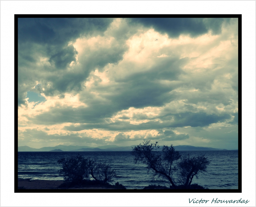 "el cielo se desploma" de Victor Houvardas