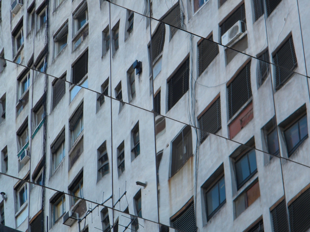 "mi vecindario reflejado II" de Marcelo Sergio Gonzalez