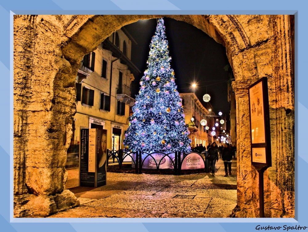 "Puerta Romana a navidad" de Gustavo Spaltro