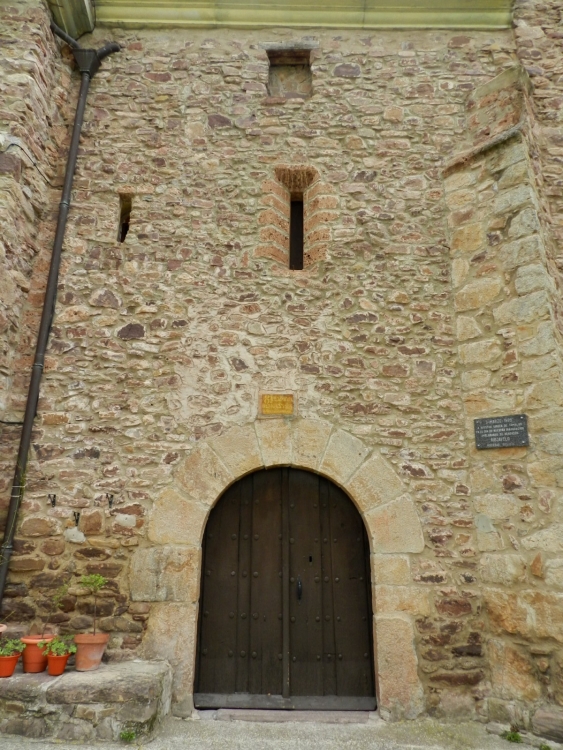 "puerta de la Ermita de Nuestra Seora de Tomalos" de Rosa Mara Olivn