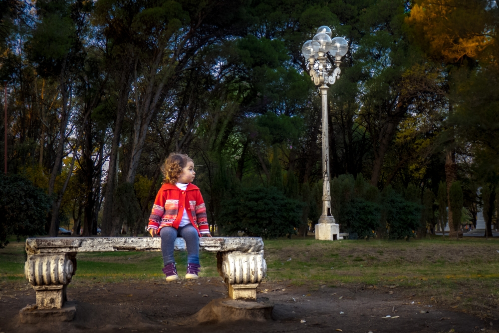 "El faro, la nena y el banco" de Fernando Buezas