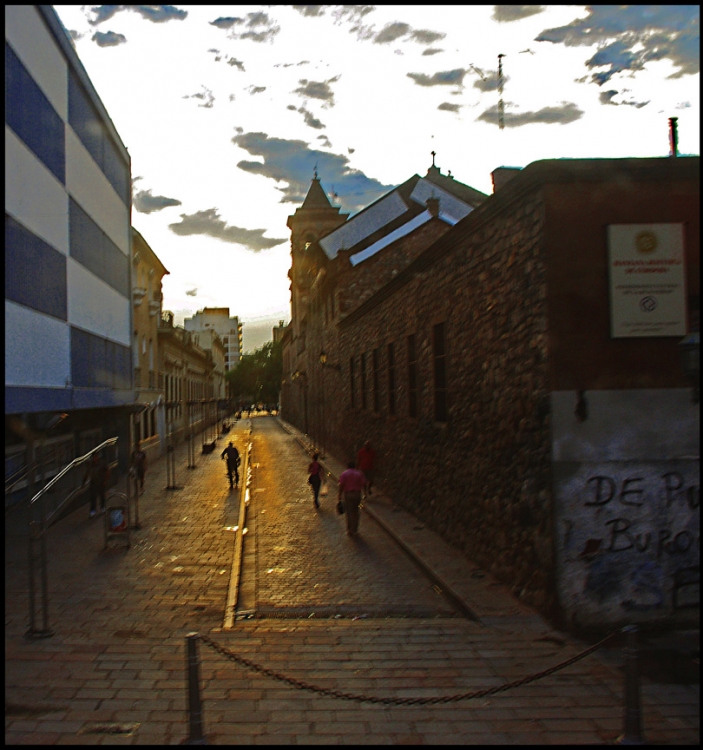 "Callejon al fondo" de Jorge Vicente Molinari