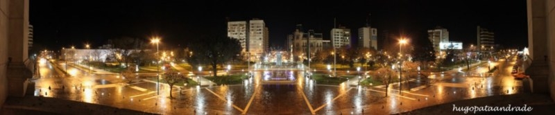 "La plaza de mi ciudad" de Hugo Andrade