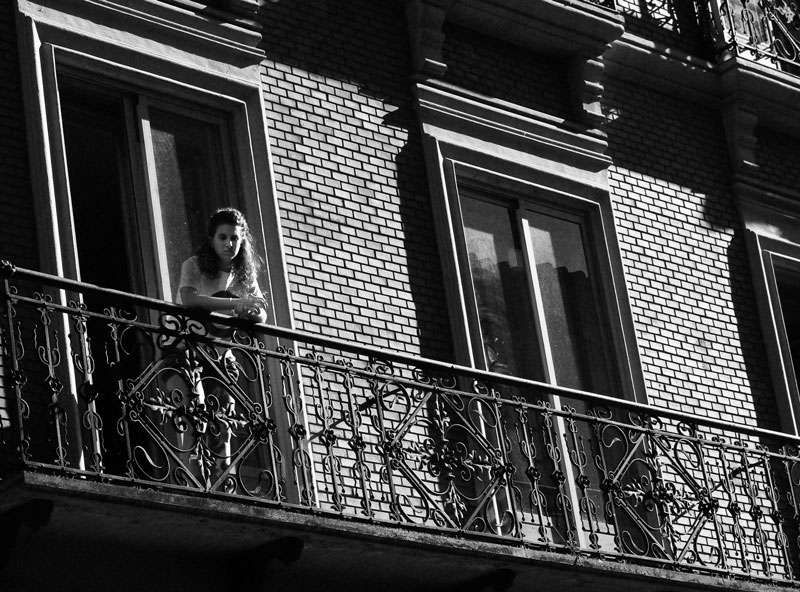 "Balcones y ventanas. LXXV." de Felipe Martnez Prez