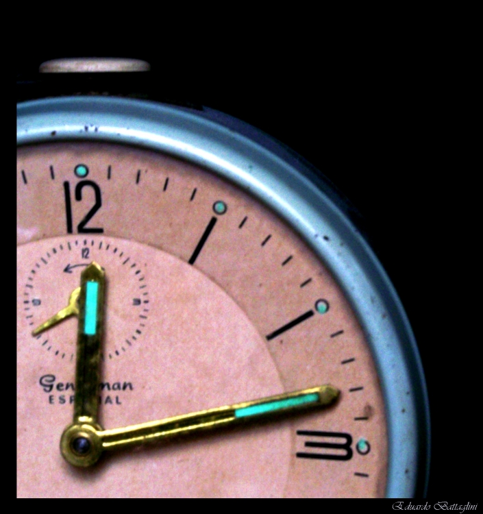 "reloj no marques las horas" de Eduardo Battaglini