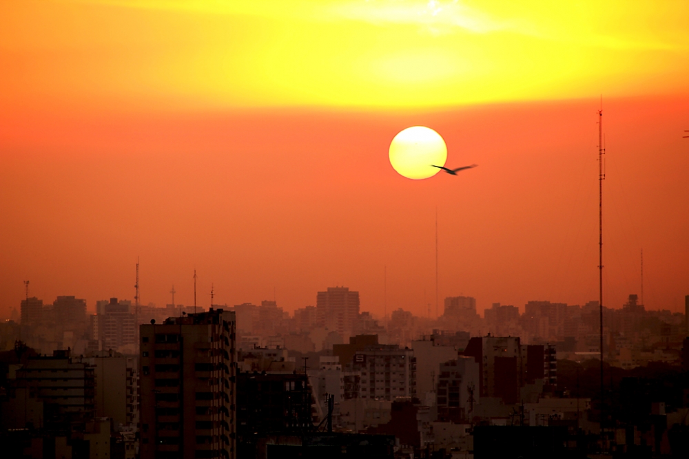 "Este fue el atardecer de hoy en Bs.As. 13-06-12" de Alberto Matteo