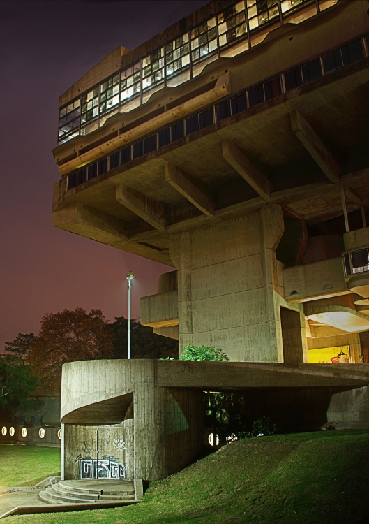 "Biblioteca nacional Clorindo Testa" de Benjamn Ricardo Olivares Capelle