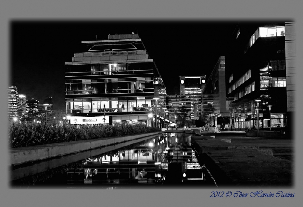 "Pto. Madero nocturno" de Csar Hernn Cassina