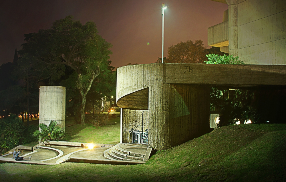 "Biblioteca nacional Clorindo Testa" de Benjamn Ricardo Olivares Capelle