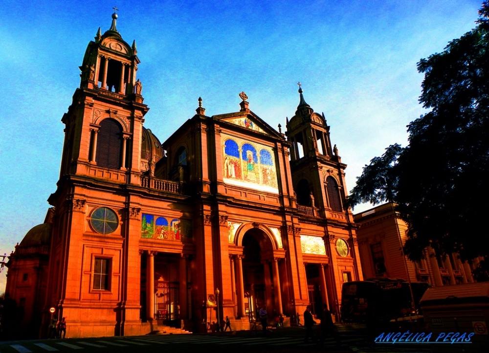 "HELLO AMIGOS!! LA CATEDRAL" de Anglica Pegas