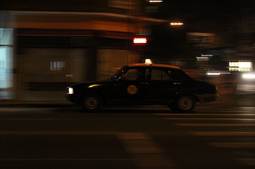 "Taxi." de Roberto Velazquez