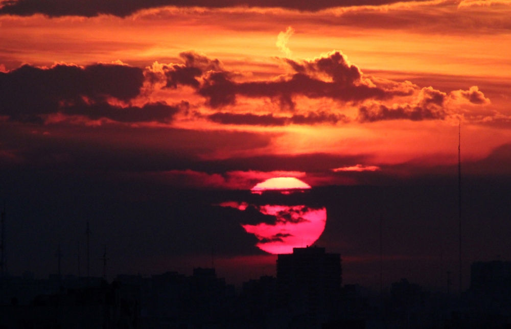 "Jugando con el sol y las nubes!! luz y sombra !!" de Alberto Matteo