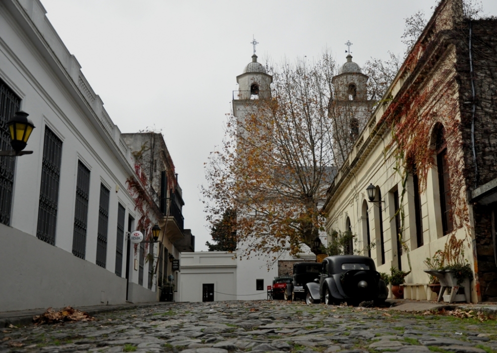 "...en COLONIA del SACRAMENTO" de Guillermina Redolatti