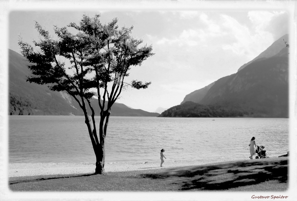 "Paseo por el lago" de Gustavo Spaltro