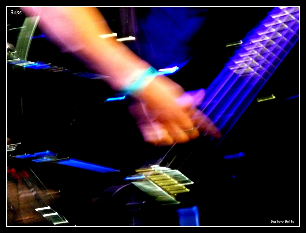 "Bass" de Gustavo Botto