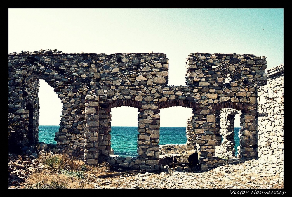 "con vista al mar" de Victor Houvardas