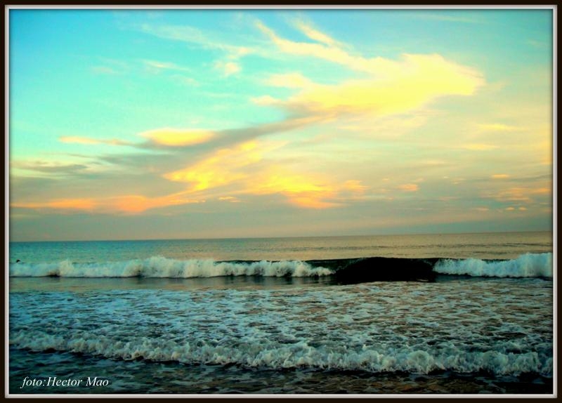 "Olas y mares" de Hector Mao