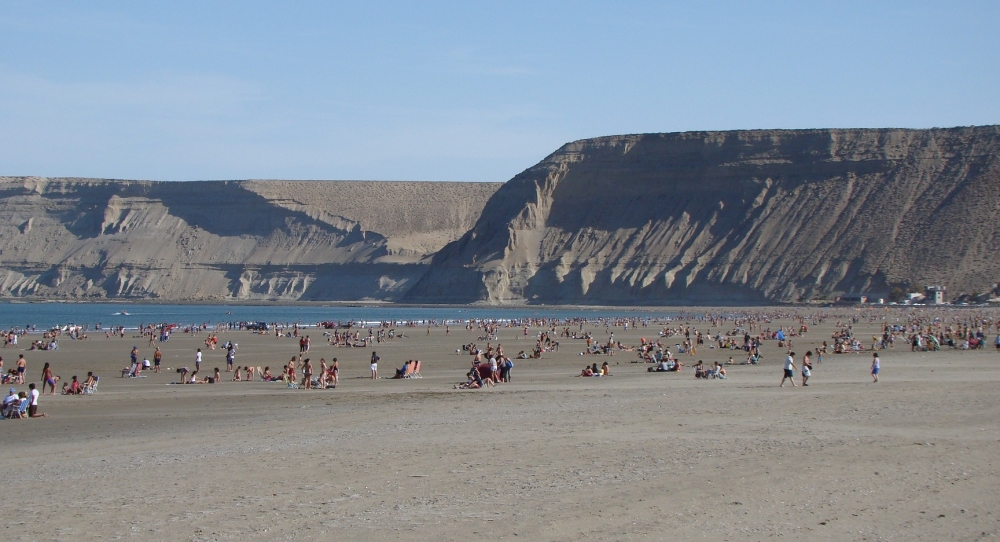 "Tarde de playa en Rada Tilly (Chubut)" de Francisco Jos Montaa