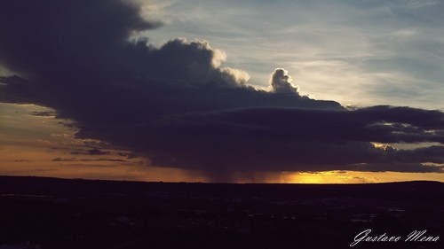 "Llover a lo Lejos" de Gustavo Rodriguez Mena