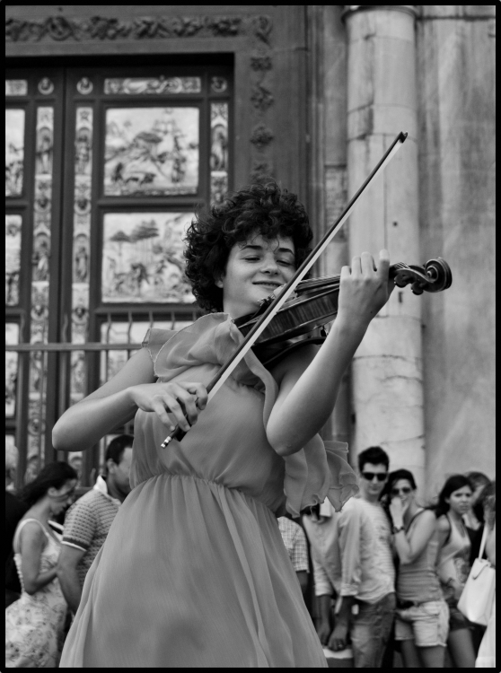 "Violinista del Duomo" de Matas Quirno Costa