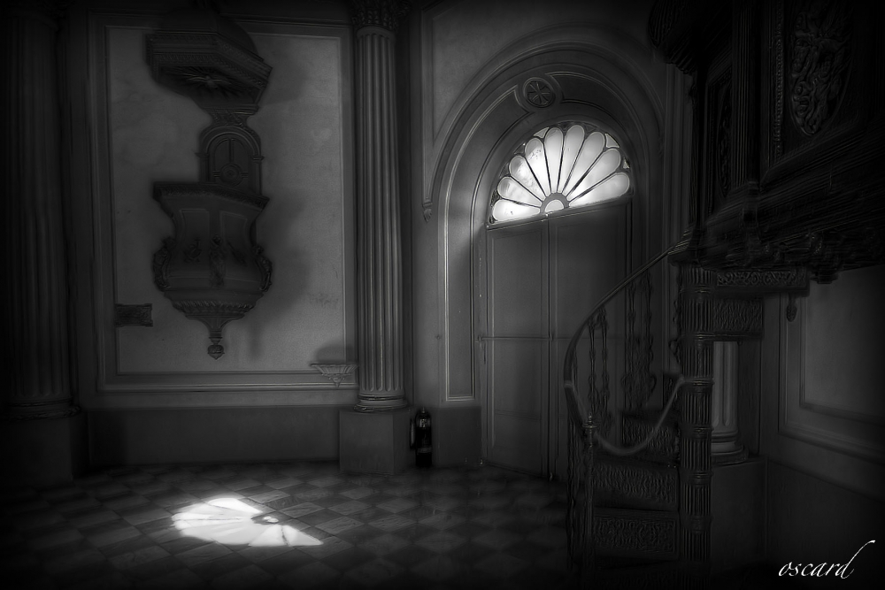 "La Luz en la capilla del Palacio San Jos" de Oscar Roberto Domnguez