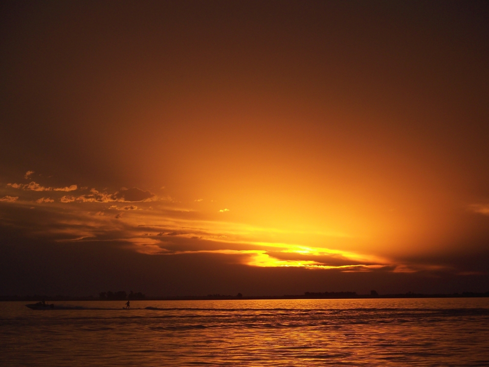 "Atardecer en Mar Chiquita" de Mara Del Milagro Nobile