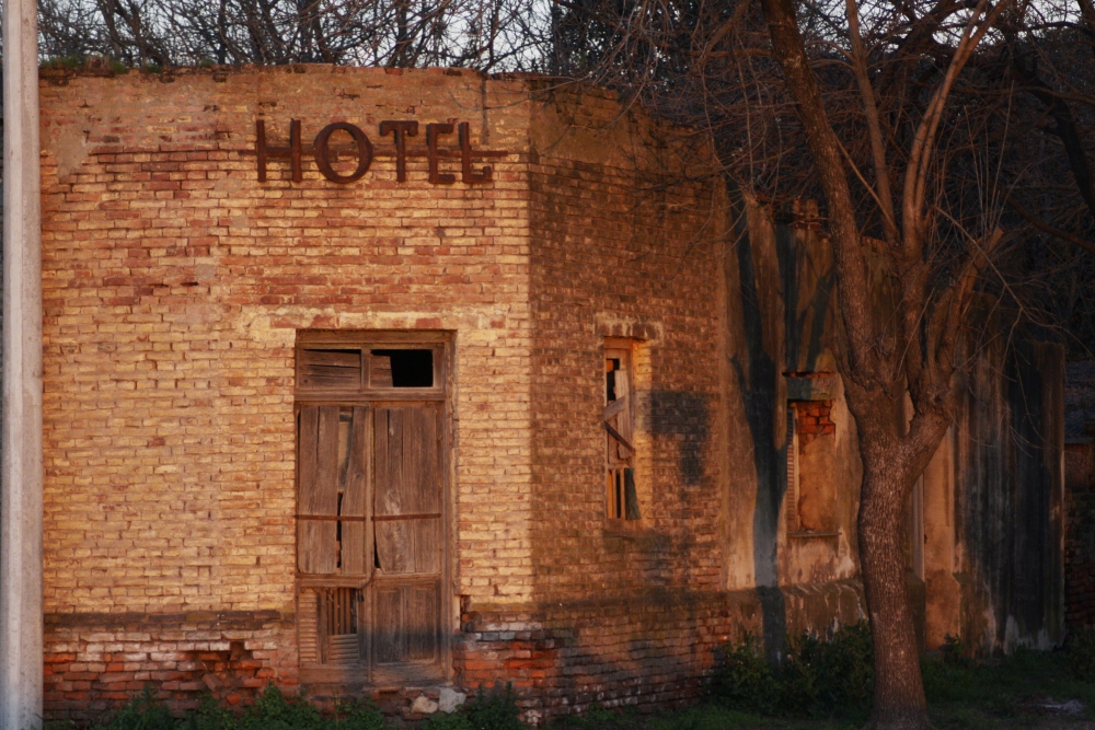 "comodoro hotel" de Carlos Navarro