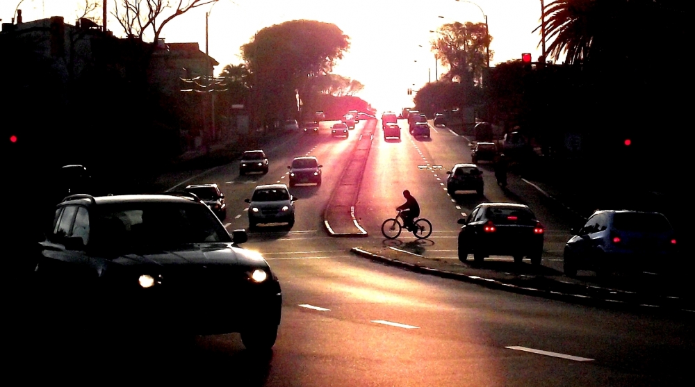 "Ciclista II (color)" de Emilio Echesuri