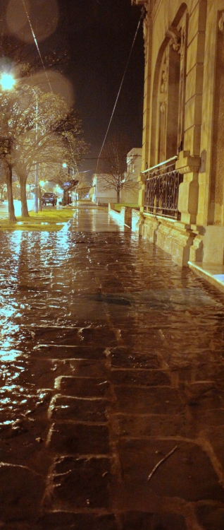 "Llueve el domingo a la noche...Bang!" de Titi Noseda