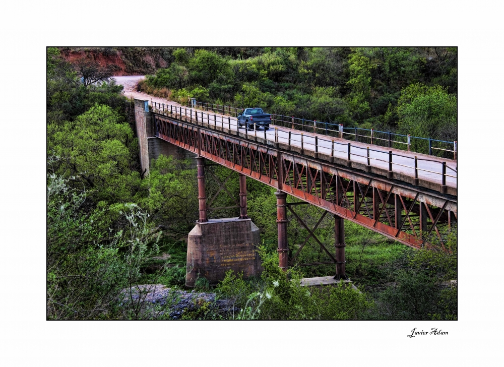 "Puente viejo" de Javier Adam