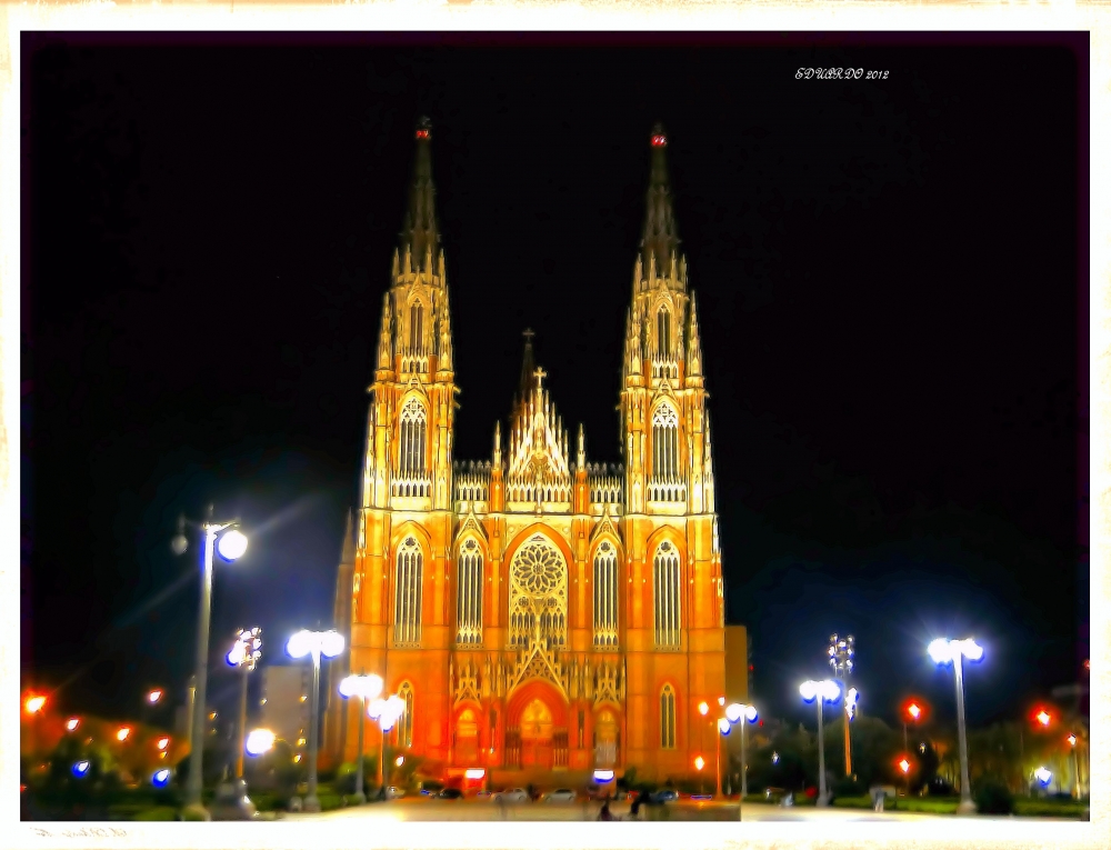 "Catedral Nocturna" de Eduardo Rene Cappanari