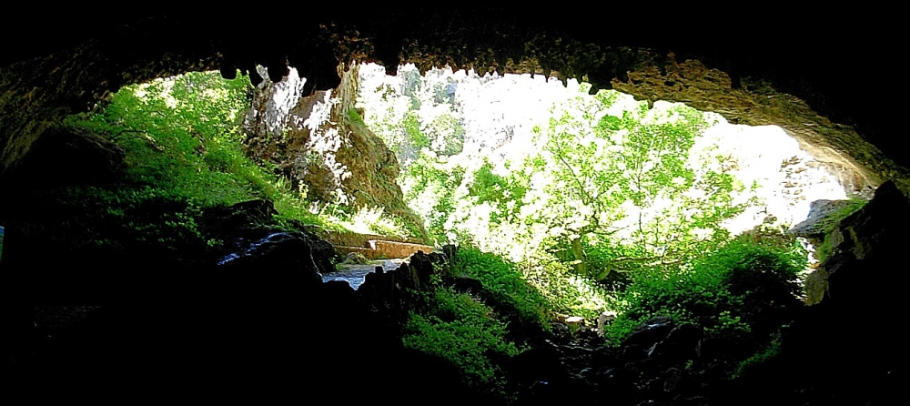 "Cueva de Valporquero" de Carlos Maximo Suarez