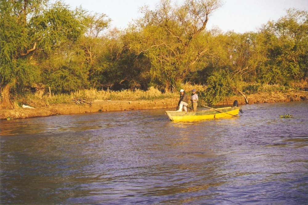 "`Sobre El Rio`" de Ren Olocco