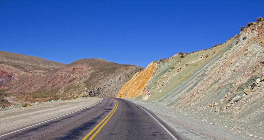 "Los colores de la quebrada I" de Manuel Raul Pantin Rivero