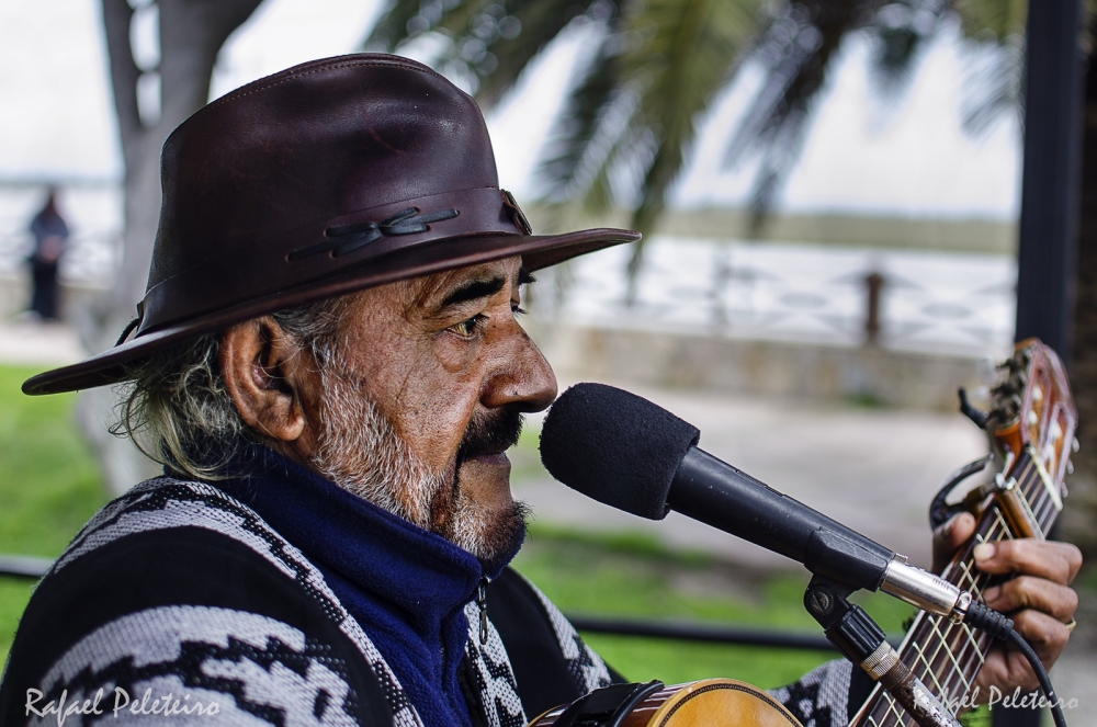 "El cantor" de Rafael Peleteiro